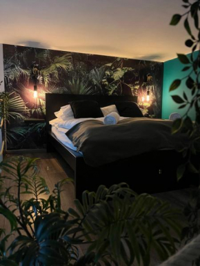 Jungle Inn